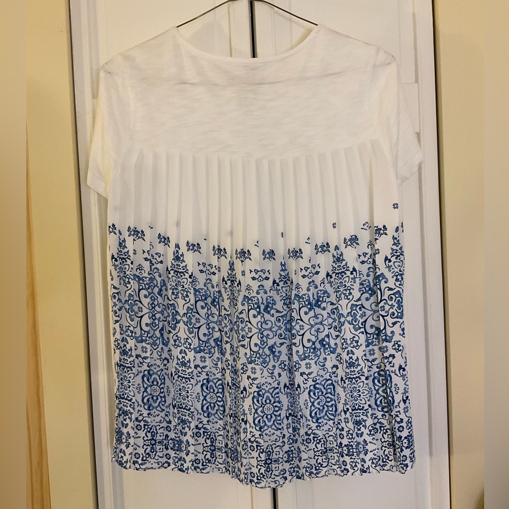 Chico’s Blue and White Floral Pleated Top